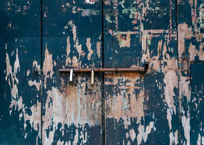 The Evolution of the Android Lock Screen: Is Google Reviving a Classic Media Feature in Android 15?