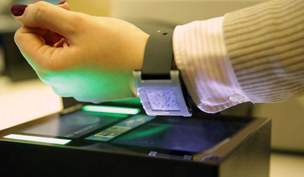 smartwatch health monitor - Smartwatch apps use cases in healthcare