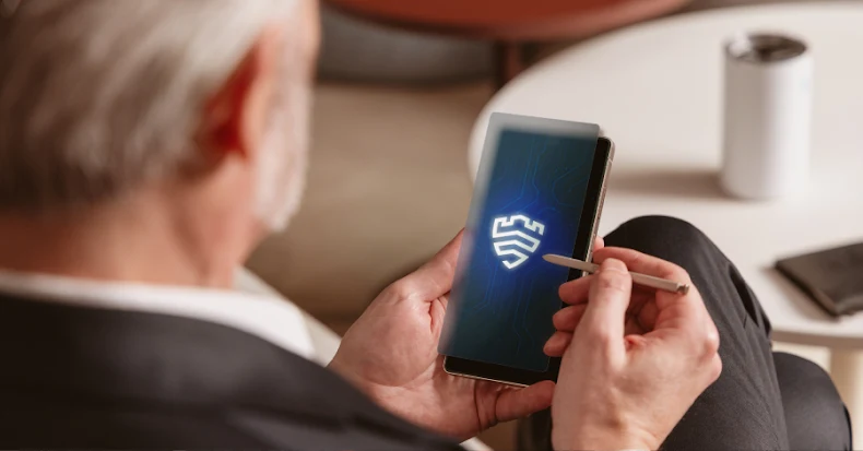 hacker smartphone surveillance - mobile security — Latest News, Reports & Analysis | The Hacker News