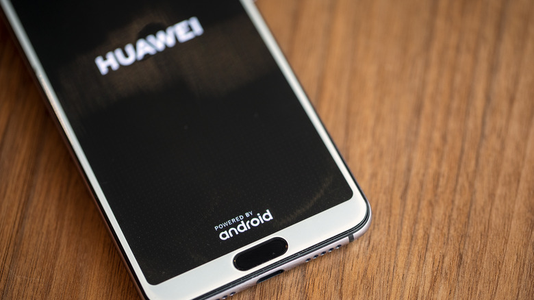 Android phone custom ROM screen - The Pros And Cons Of Installing A Custom ROM On Your Android Phone