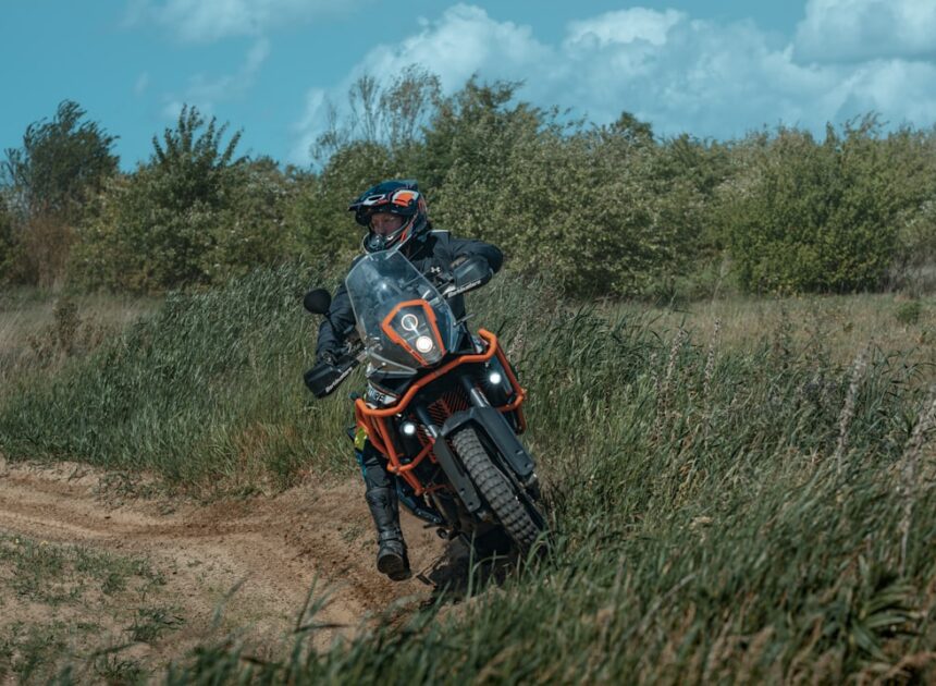 13 Days on a Single Charge? Moto Just Embarrassed Google