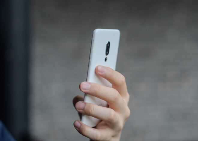 The 2026 OS Purge: Why Your “New” Phone Just Became Paperweight