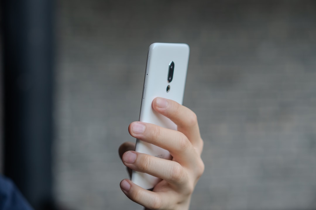 The 2026 OS Purge: Why Your “New” Phone Just Became Paperweight