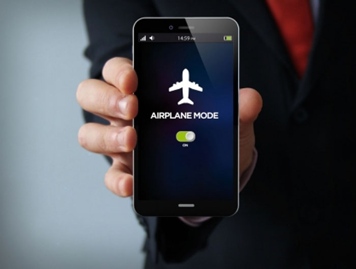 smartphone airplane mode - This is why you should turn off your smartphone during flight ...